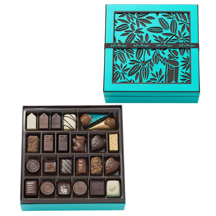 df31f4d697ad9275fca6a25e979bcfbcbc0ab3a2_boitecarreebleue48chocolatsassortis1